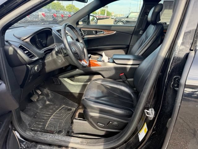 Used 2018 Lincoln MKX Reserve w/ Driver Assistance Package AWD/4WD image 2