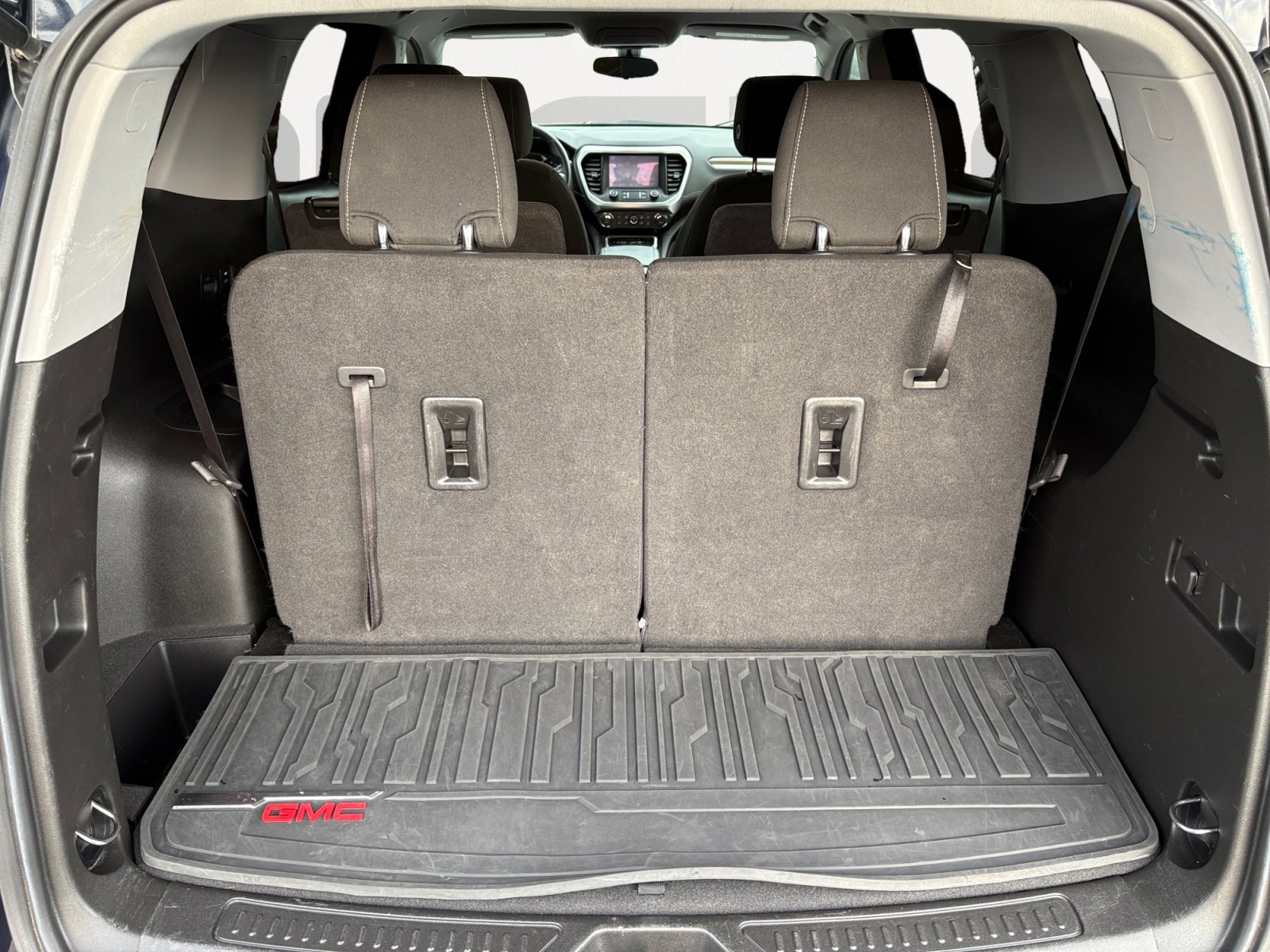 Used 2021 GMC Acadia SLE image 13