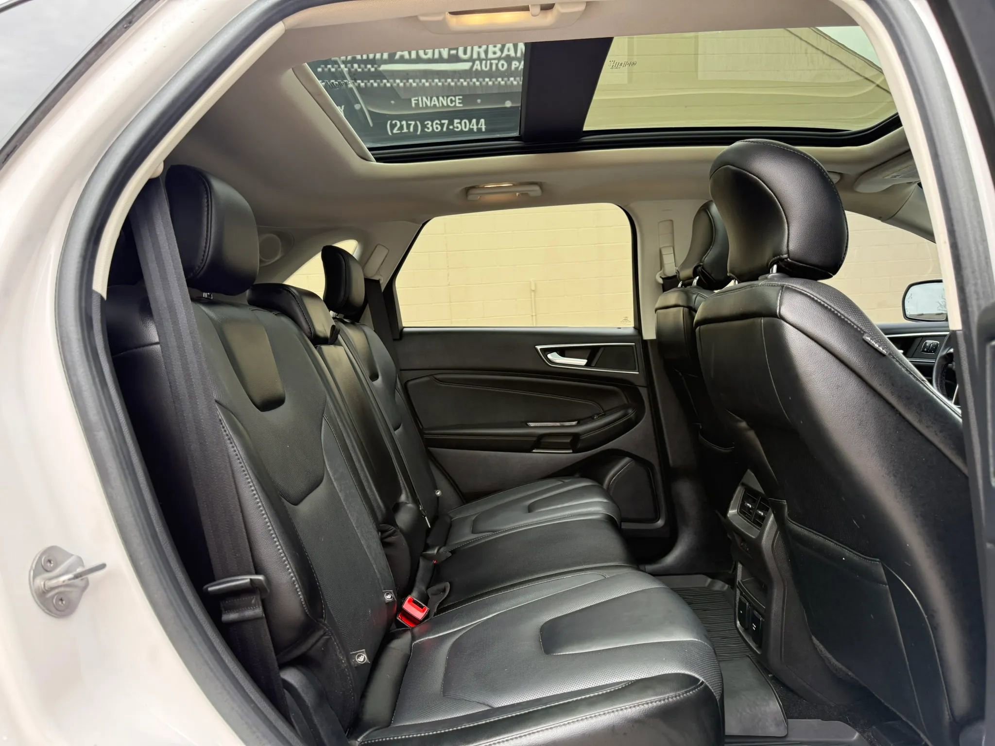 Used 2017 Ford Edge Titanium w/ Equipment Group 301A AWD/4WD image 17