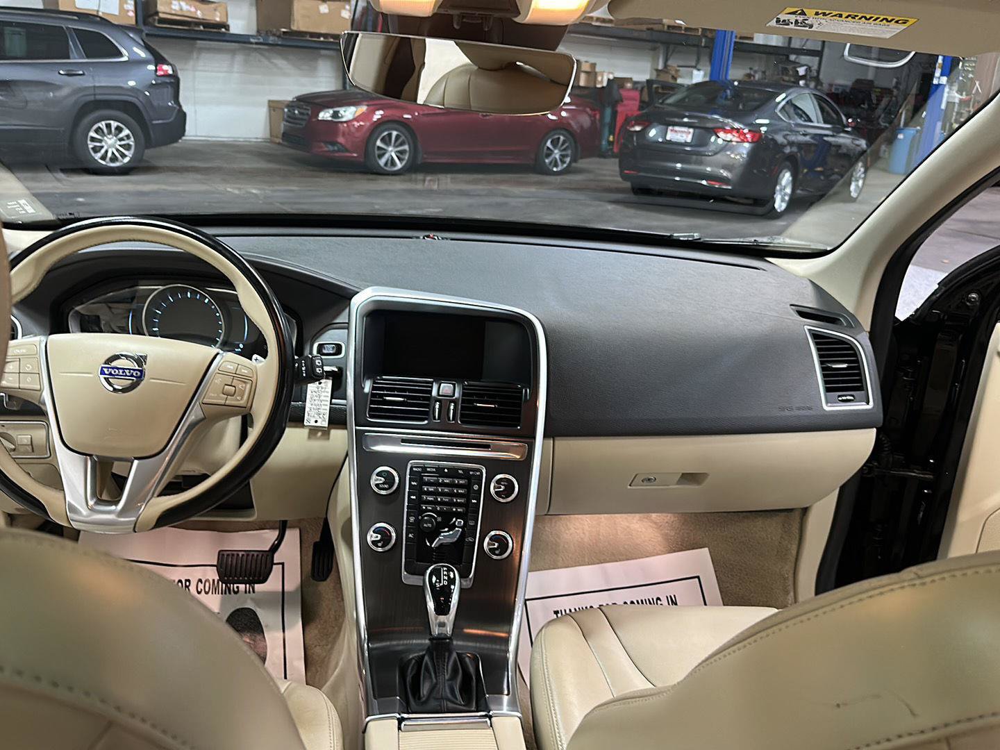 Used 2015 Volvo XC60 T6 w/ Protection Package AWD/4WD image 26