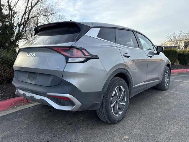 Used 2023 Kia Sportage LX image 3