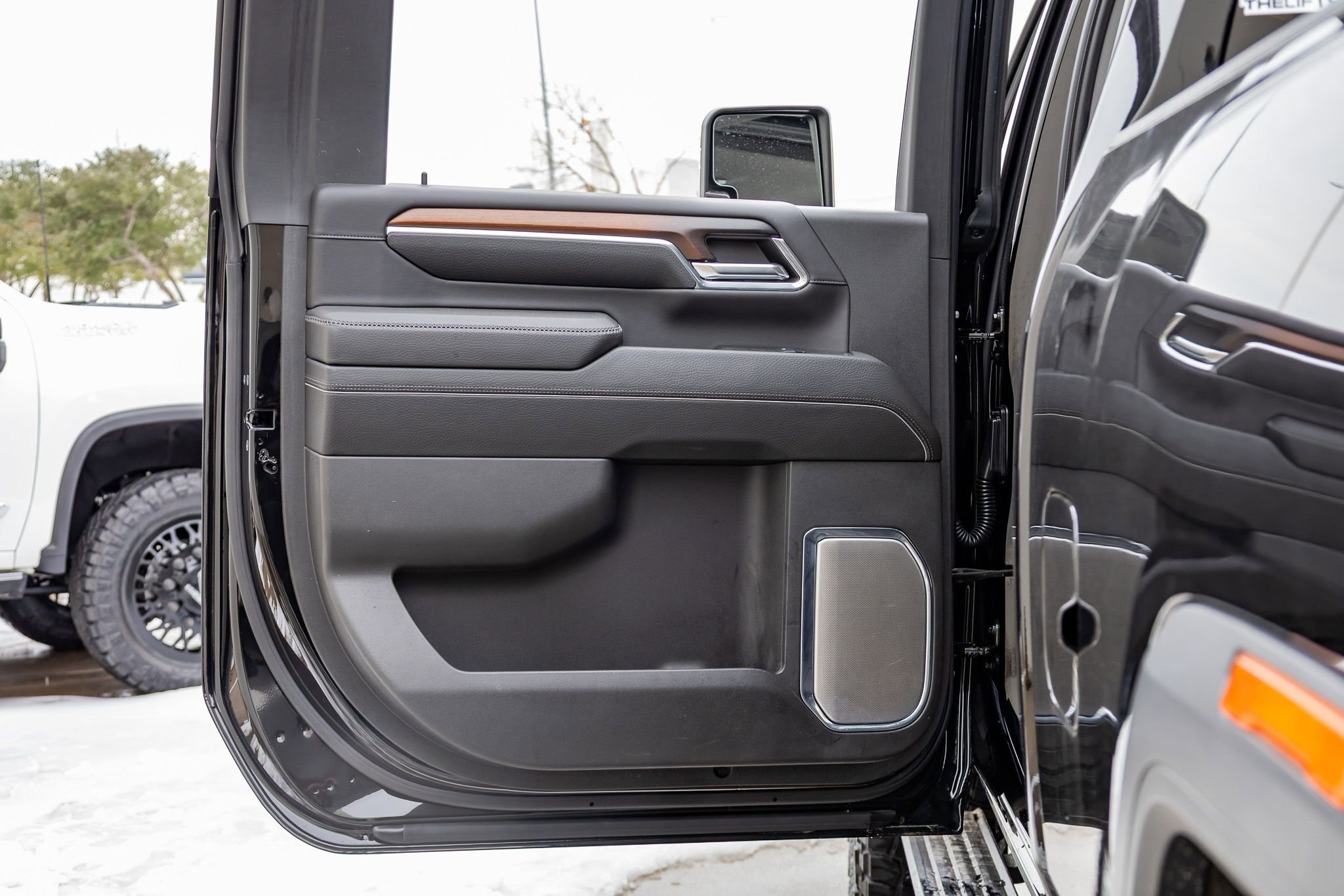 Used 2024 GMC Sierra 2500 Denali w/ Technology Package image 38