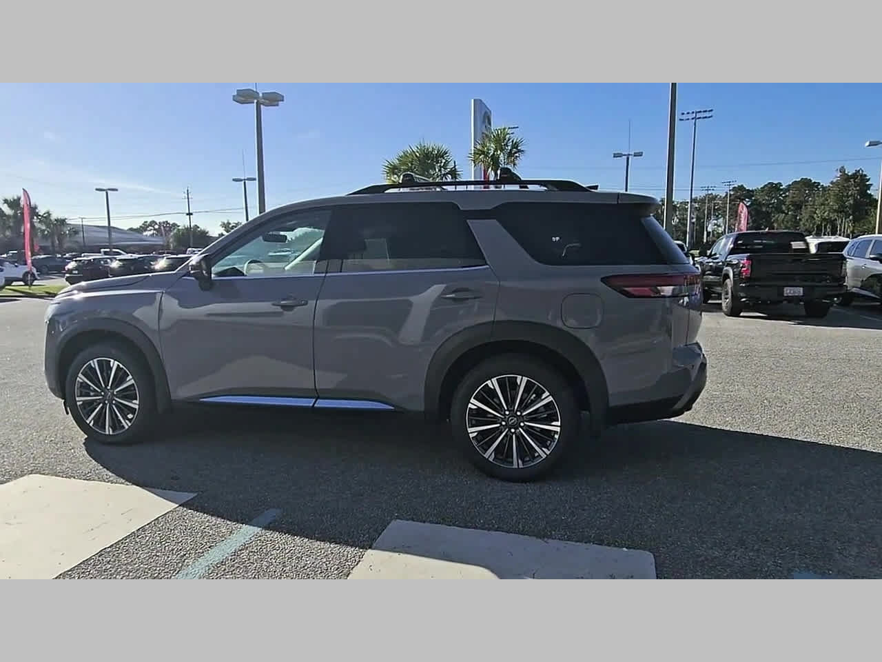 New 2026 Nissan Pathfinder Platinum FWD image 25