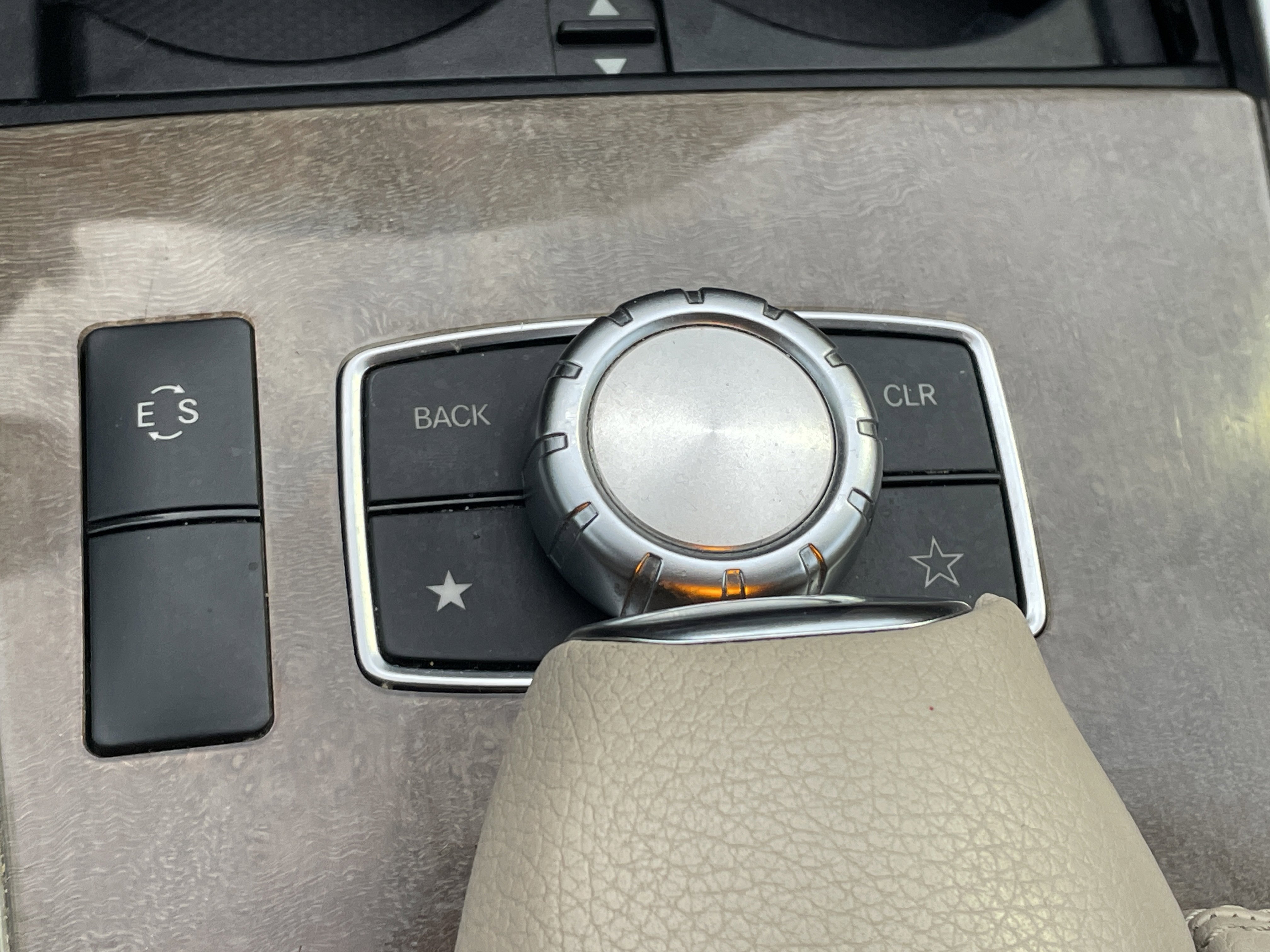 Used 2014 Mercedes-Benz E 250 BlueTEC Sedan image 35