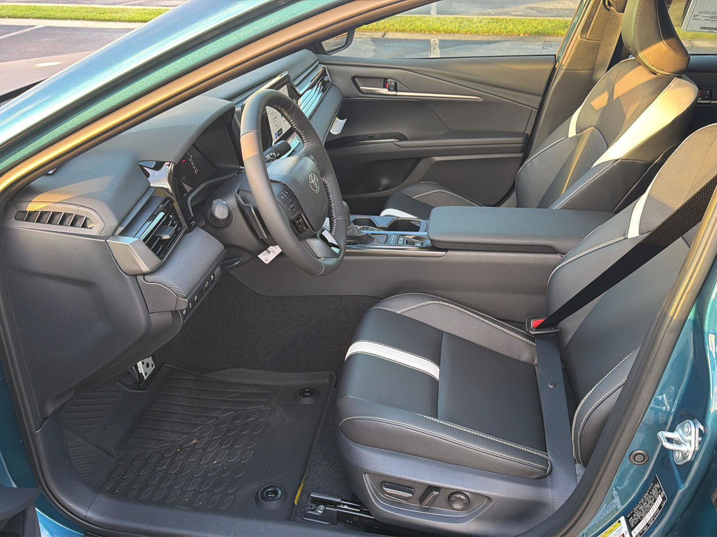 New 2026 Toyota Camry SE FWD image 10