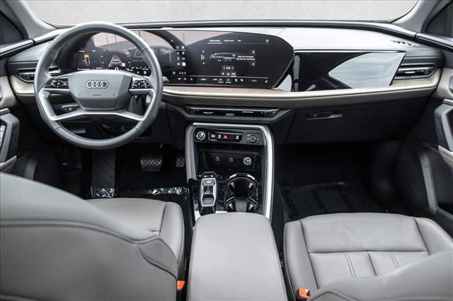 Used 2025 Audi Q5 Premium w/ Convenience Package AWD/4WD image 21