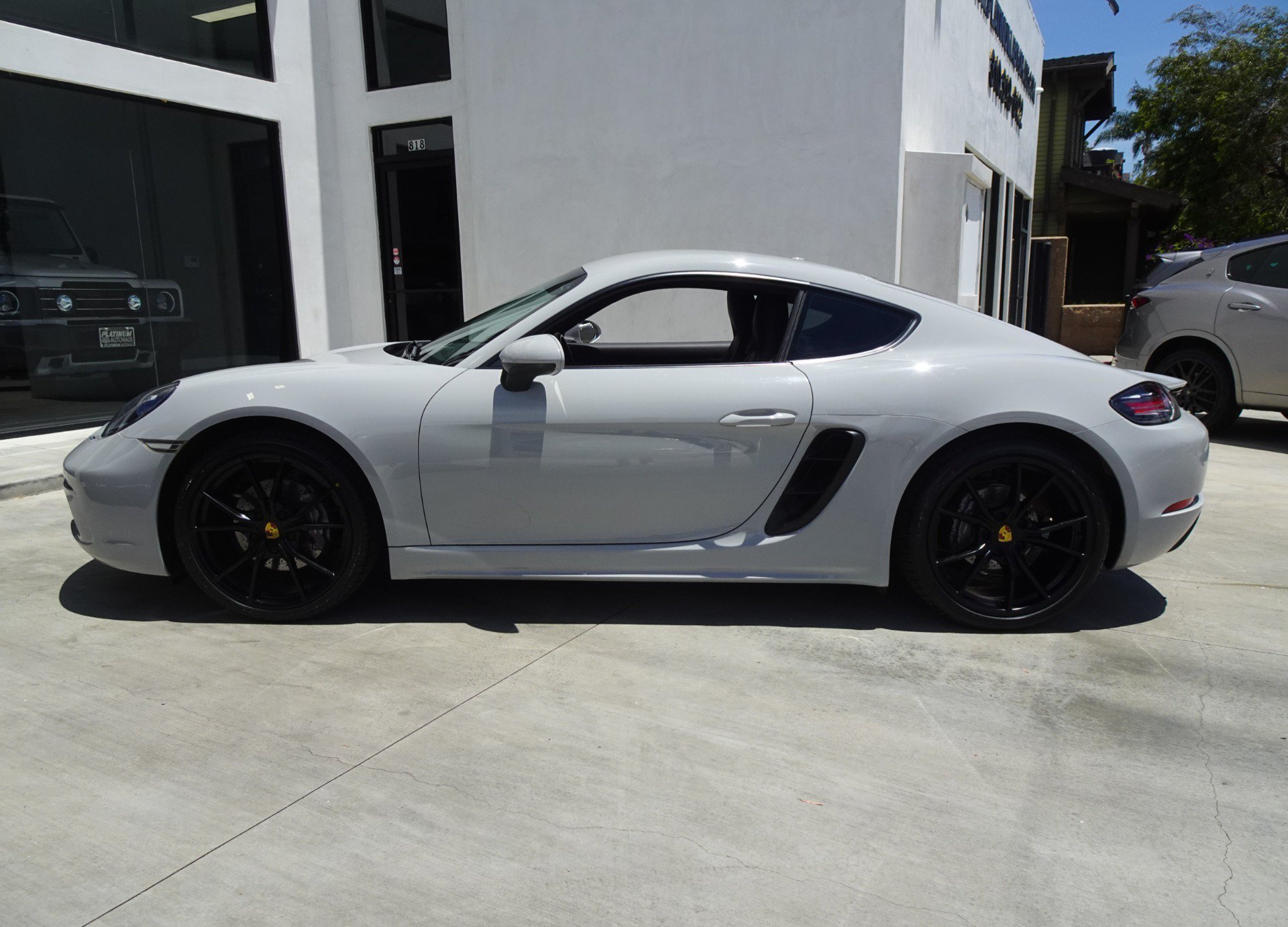 Used 2021 Porsche 718 Cayman RWD image 3