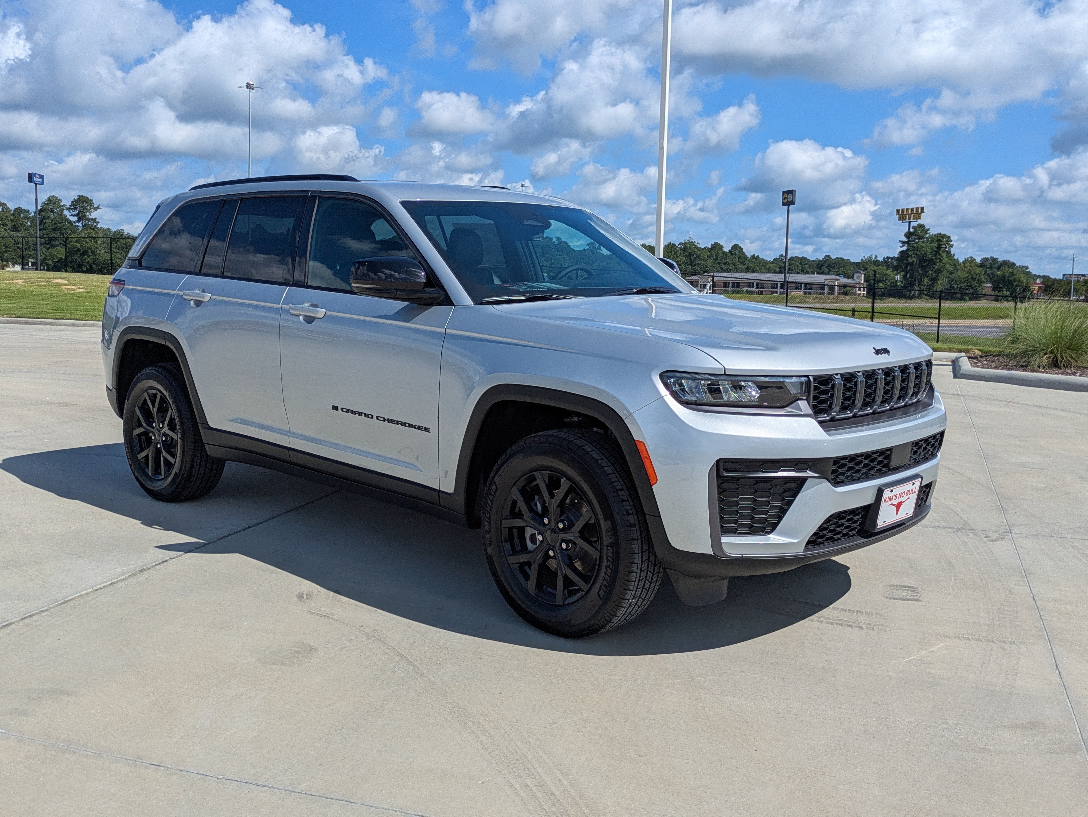 New 2026 Jeep Grand Cherokee Altitude RWD image 7