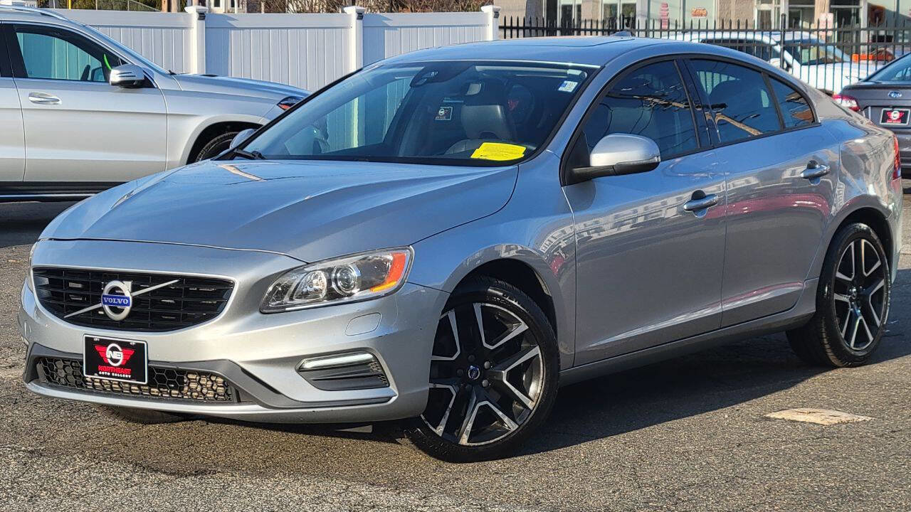 Used 2017 Volvo S60 T5 Dynamic image 2