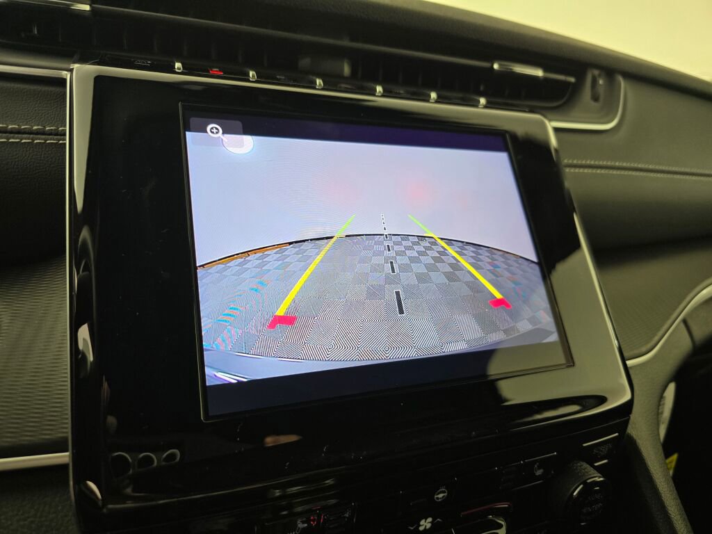 New 2025 Jeep Grand Cherokee Altitude image 23