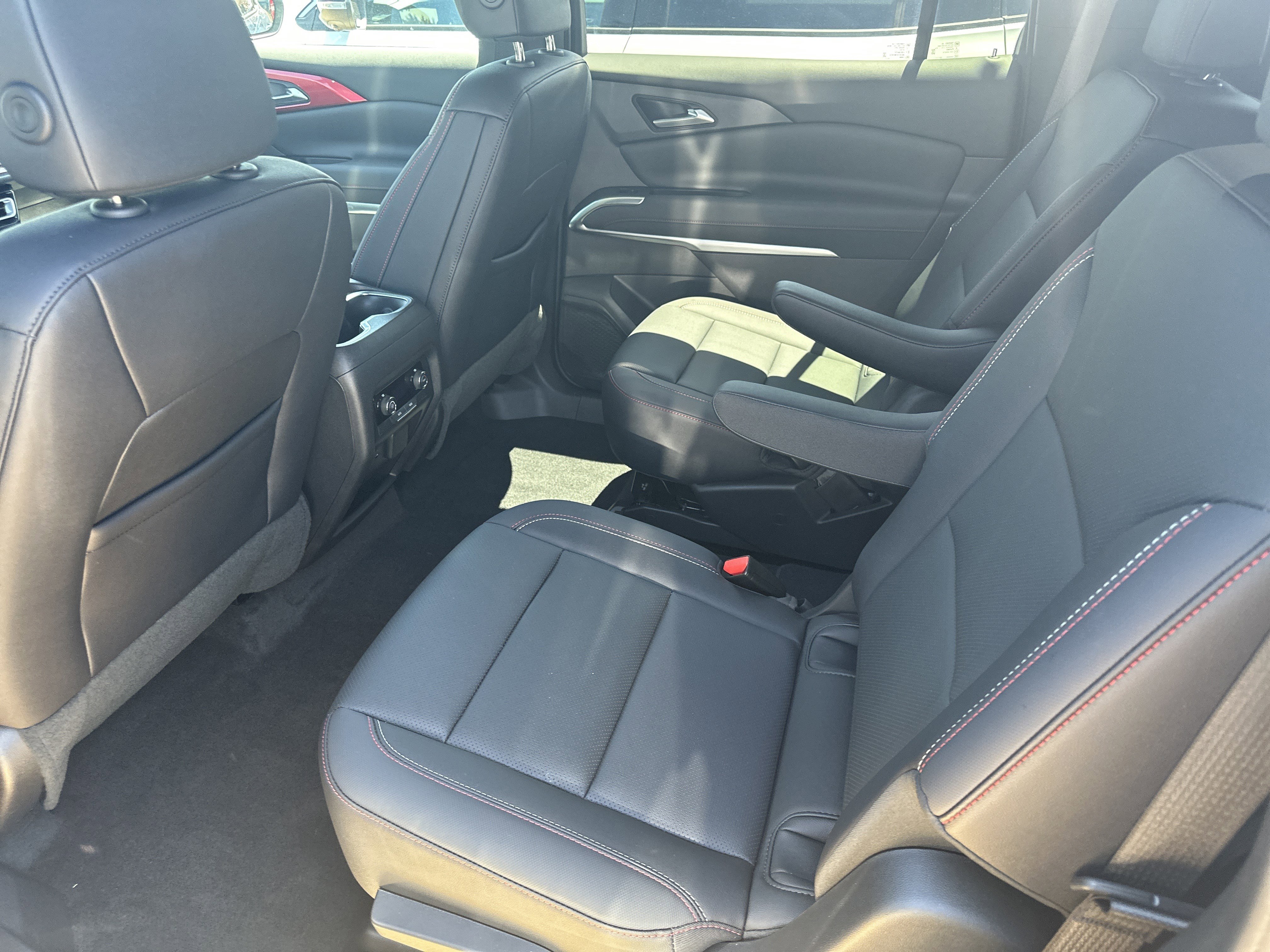 Used 2024 Chevrolet Traverse Z71 AWD/4WD image 6