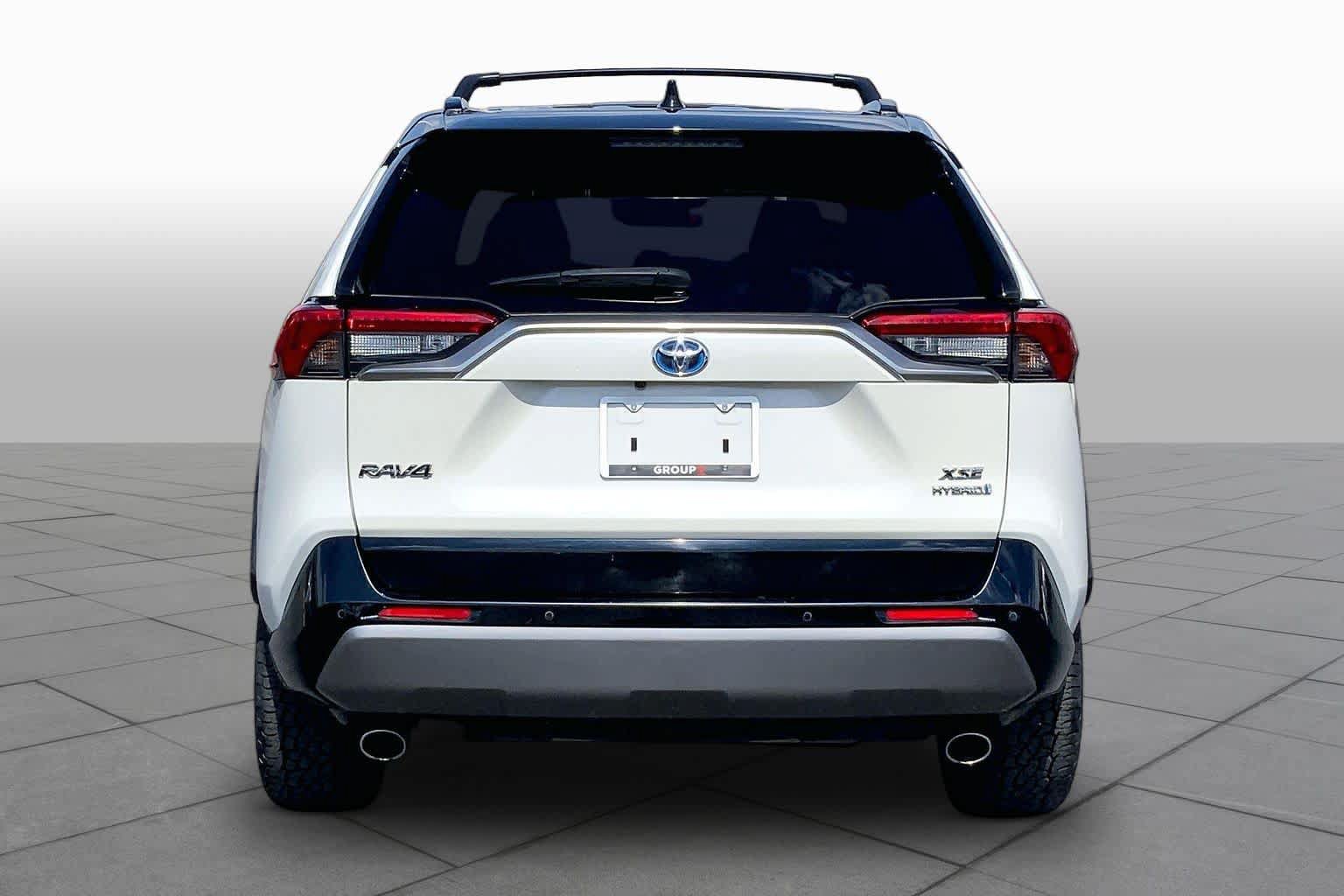 Used 2021 Toyota RAV4 XSE AWD/4WD image 5