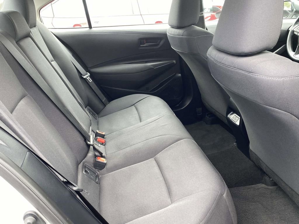 Used 2025 Toyota Corolla LE image 41