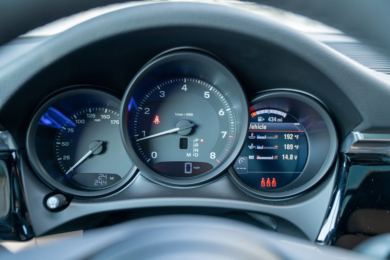 Certified 2025 Porsche Macan image 13