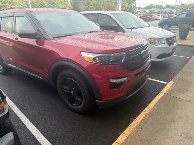 Used 2021 Ford Explorer XLT w/ Equipment Group 202A AWD/4WD image 2
