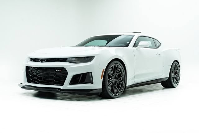 Used 2018 Chevrolet Camaro ZL1 RWD image 2