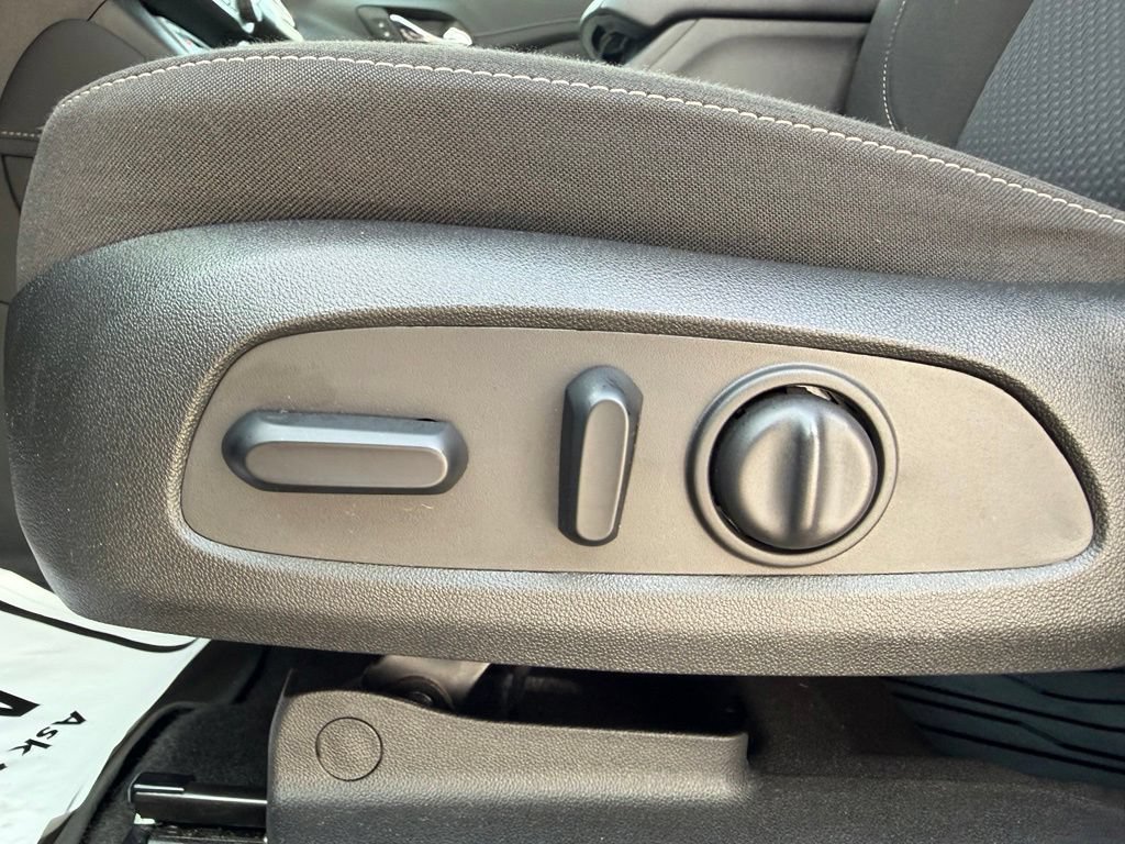 Certified 2023 GMC Acadia SLE w/ Driver Convenience Package AWD/4WD image 19