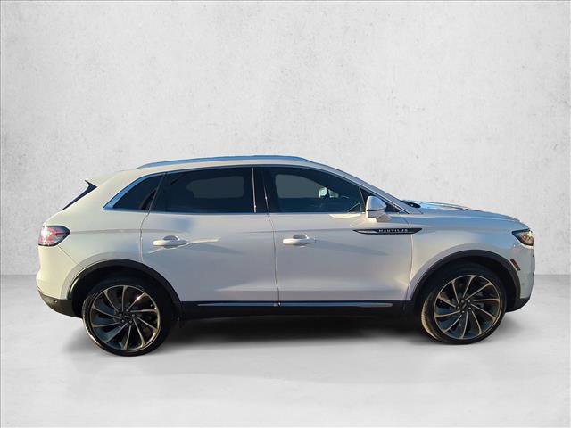 Used 2022 Lincoln Nautilus Reserve w/ Equipment Group 202A image 4