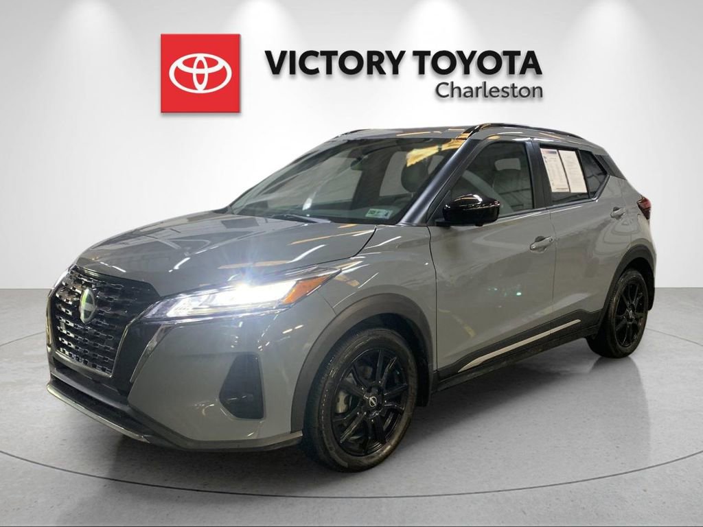 Used 2023 Nissan Kicks SR w/ SR Premium Package FWD image 1