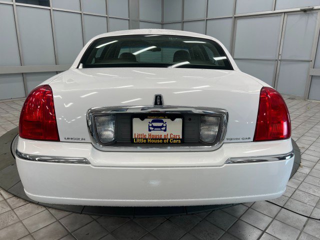 Used 2009 Lincoln Town Car Signature Limited image 6