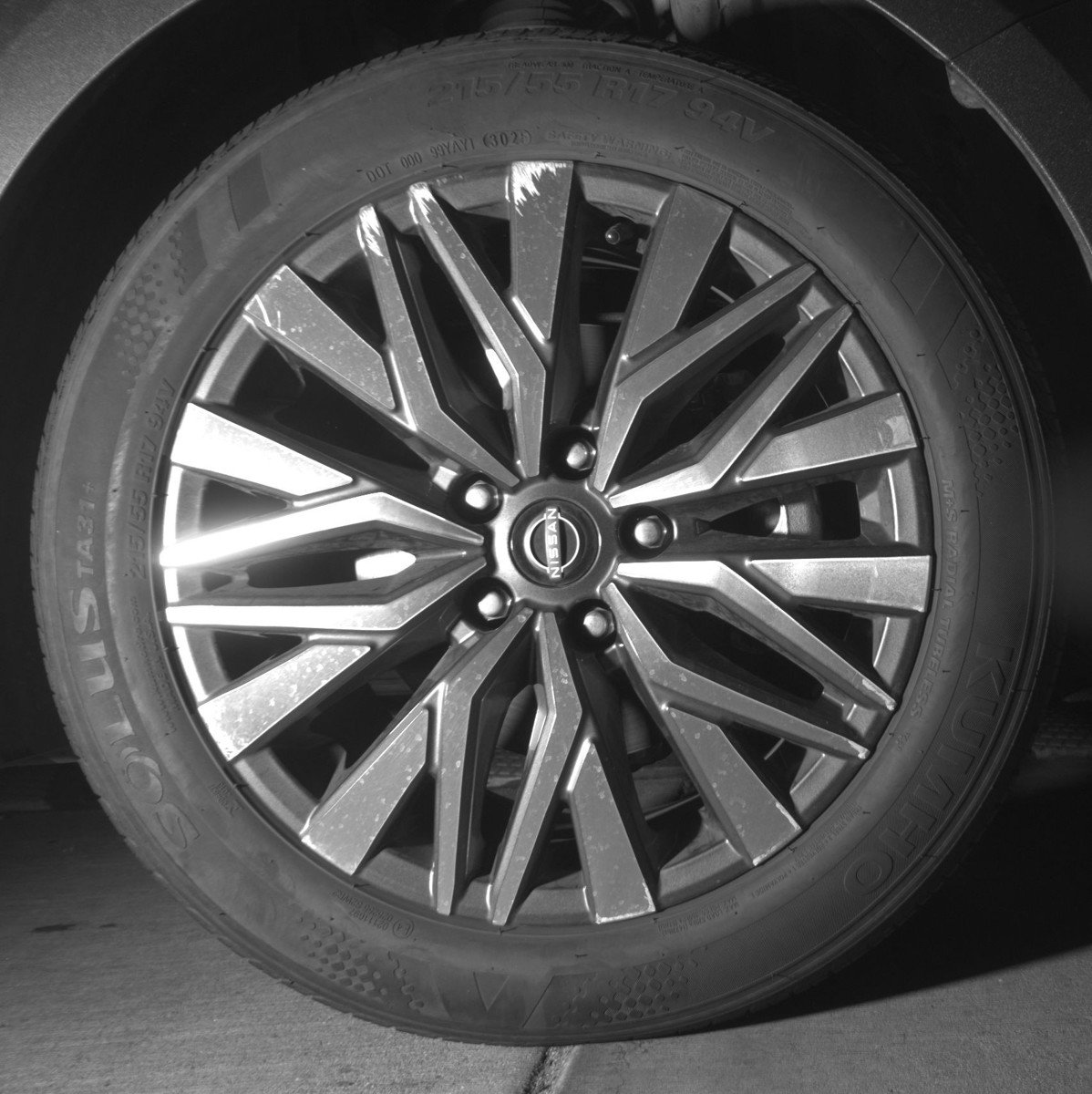 Used 2025 Nissan Altima 2.5 SV FWD image 13