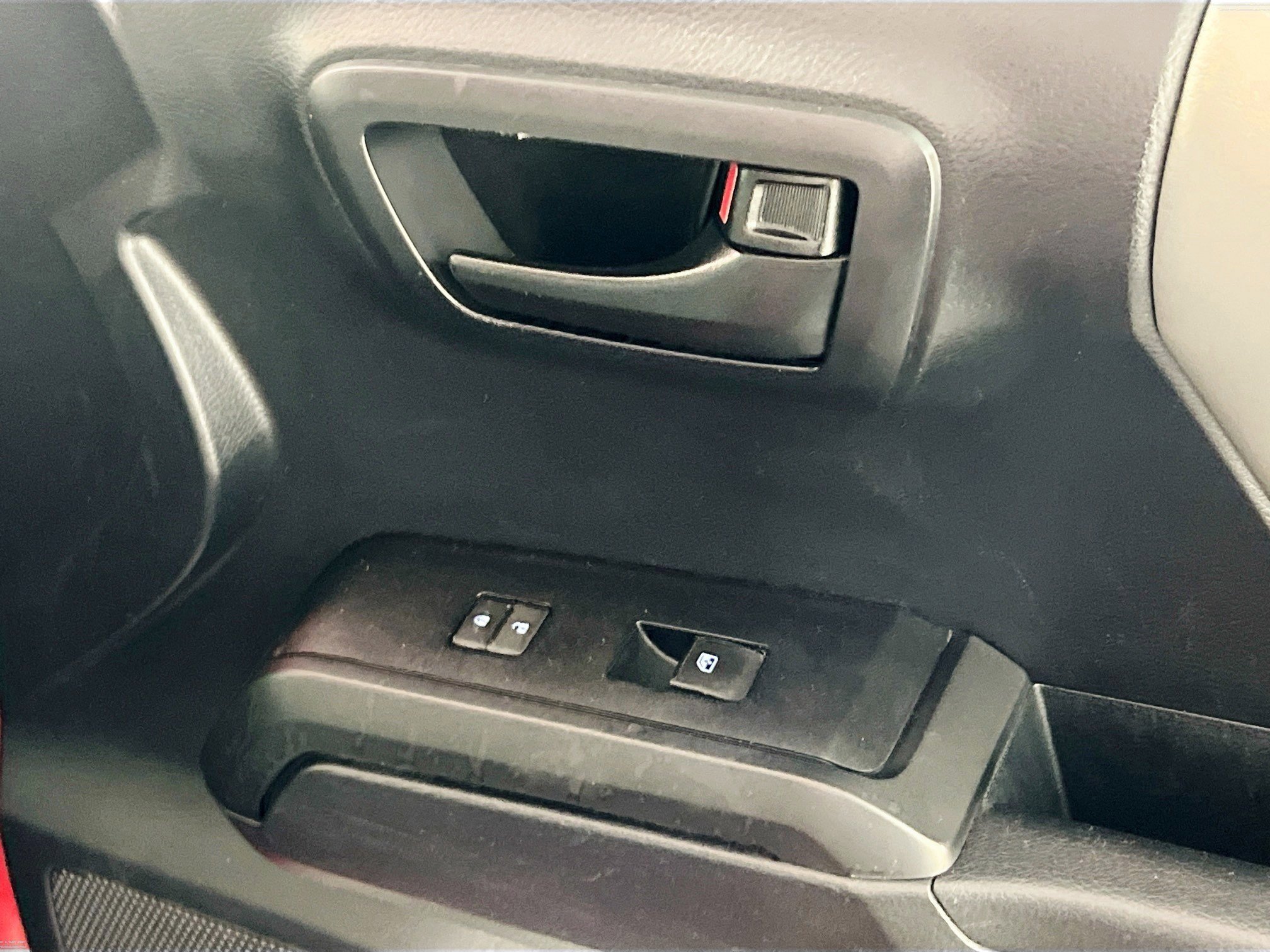 Used 2018 Toyota Tacoma SR RWD image 33