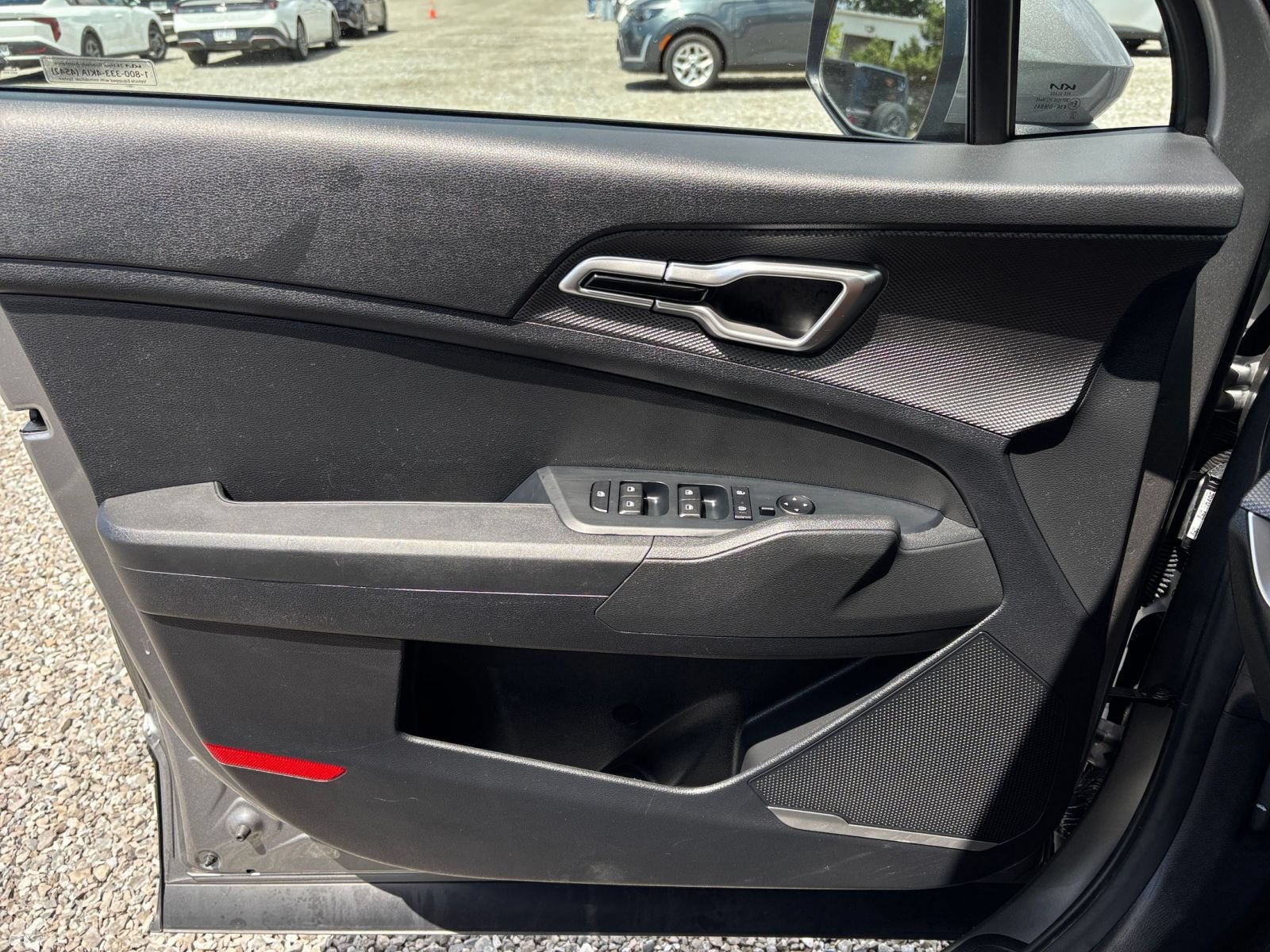 Used 2025 Kia Sportage LX FWD image 18