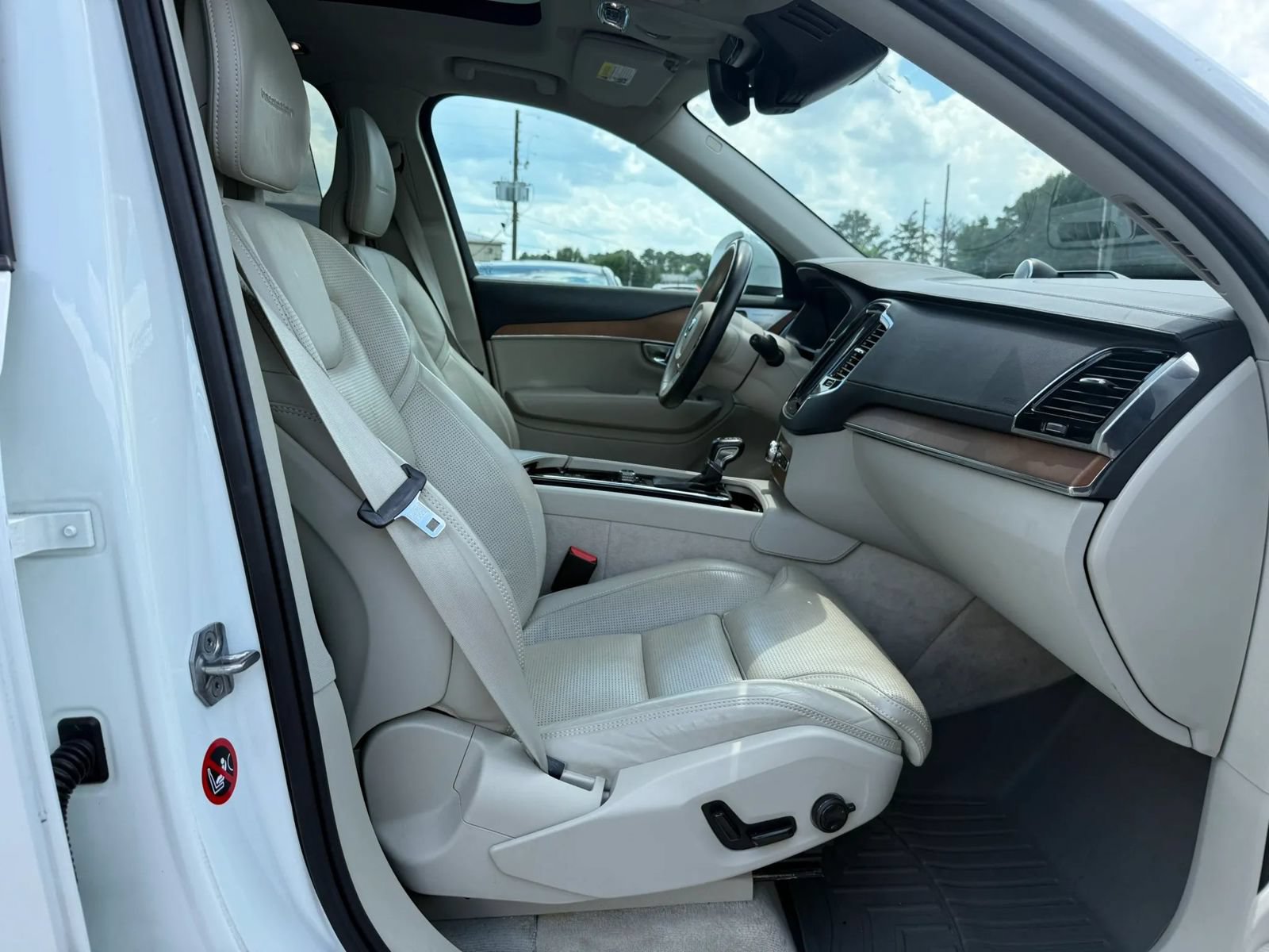 Used 2016 Volvo XC90 T6 Inscription AWD/4WD image 11