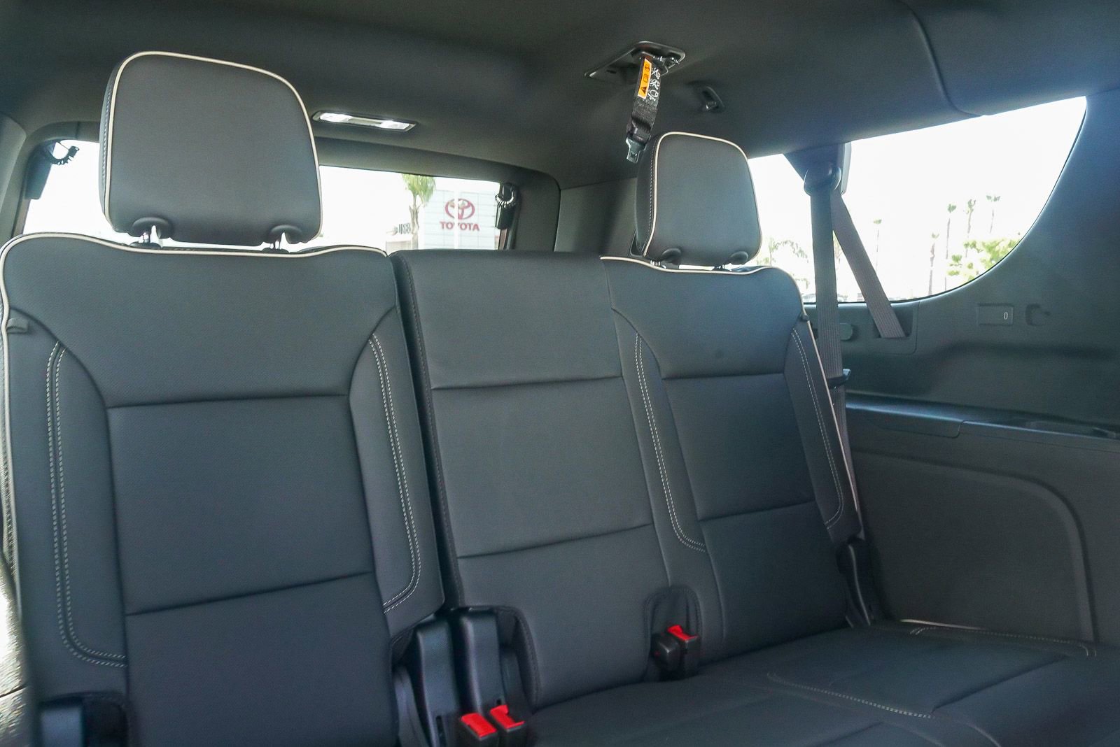New 2026 Chevrolet Suburban Premier w/ Sun And Tow Package AWD/4WD image 16