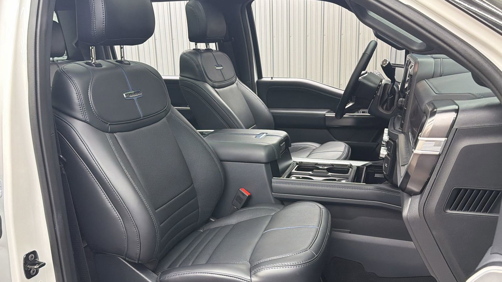 Used 2026 Ford F450 Platinum w/ FX4 Off-Road Package image 42