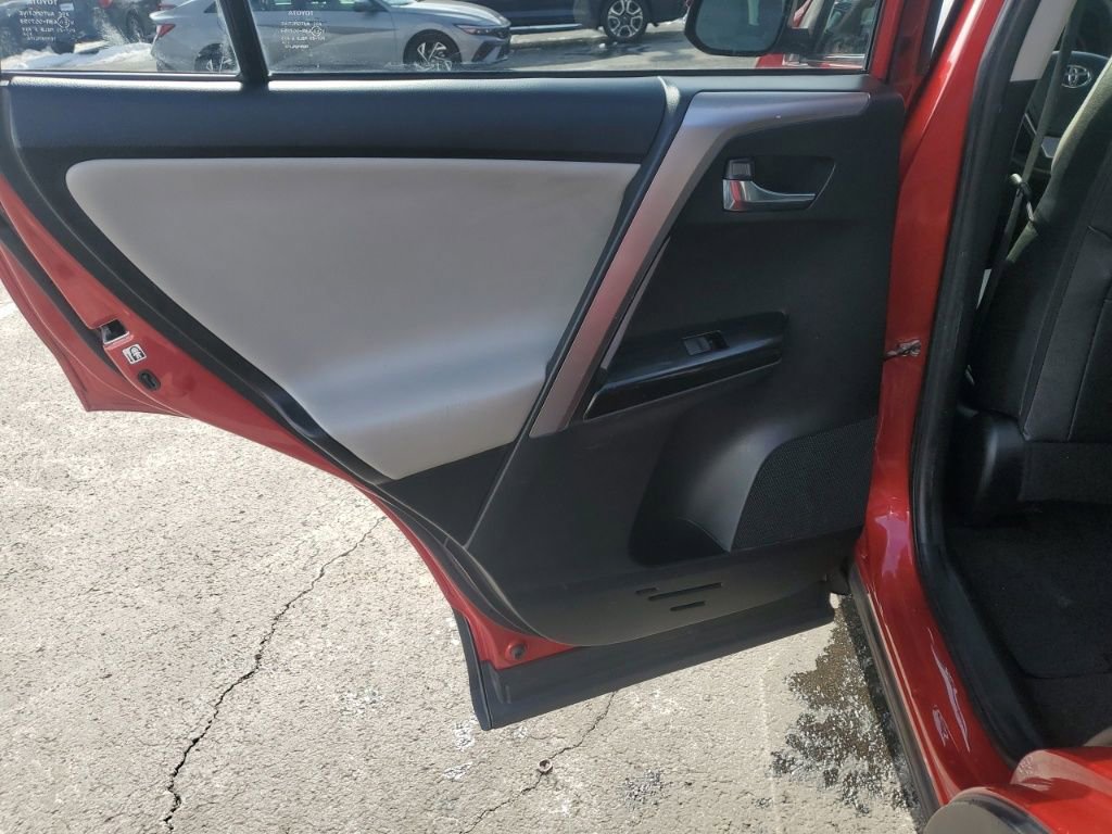 Used 2016 Toyota RAV4 Limited image 26