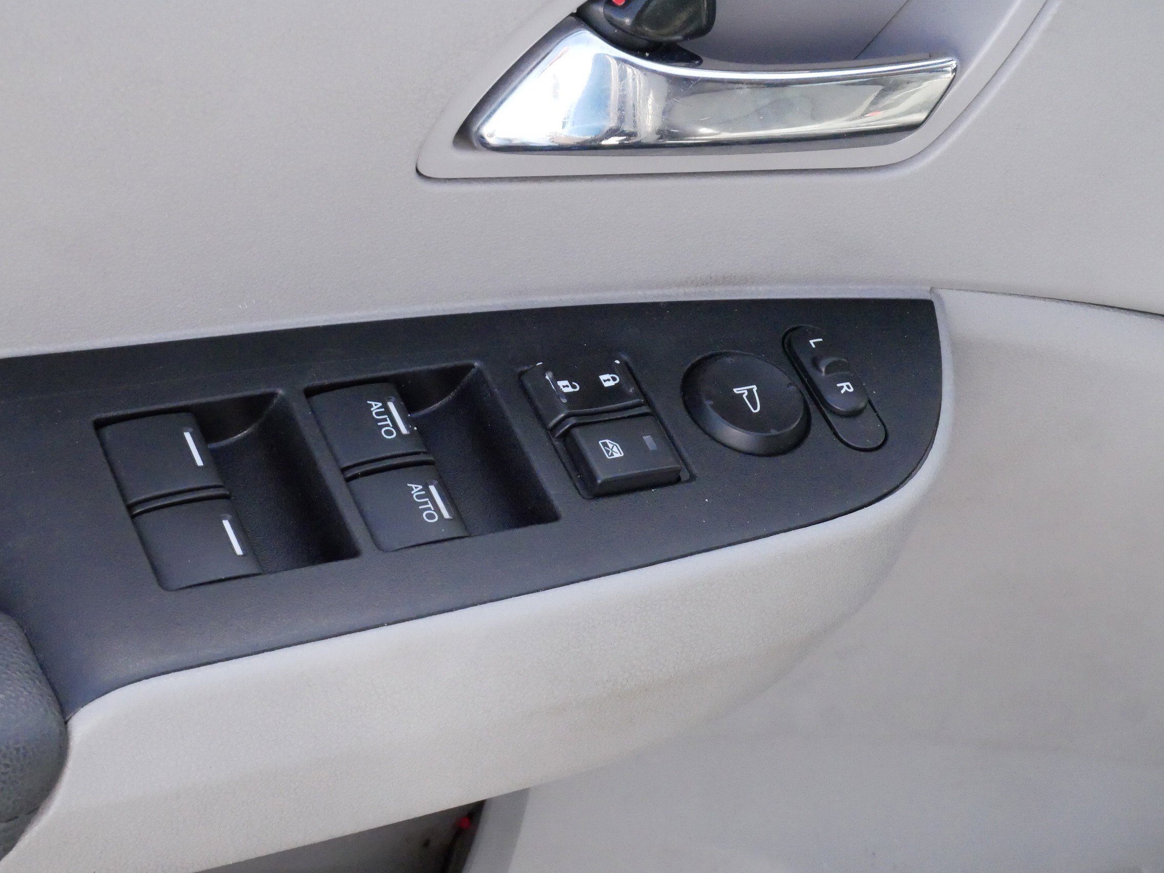 Used 2014 Honda Odyssey EX-L image 18