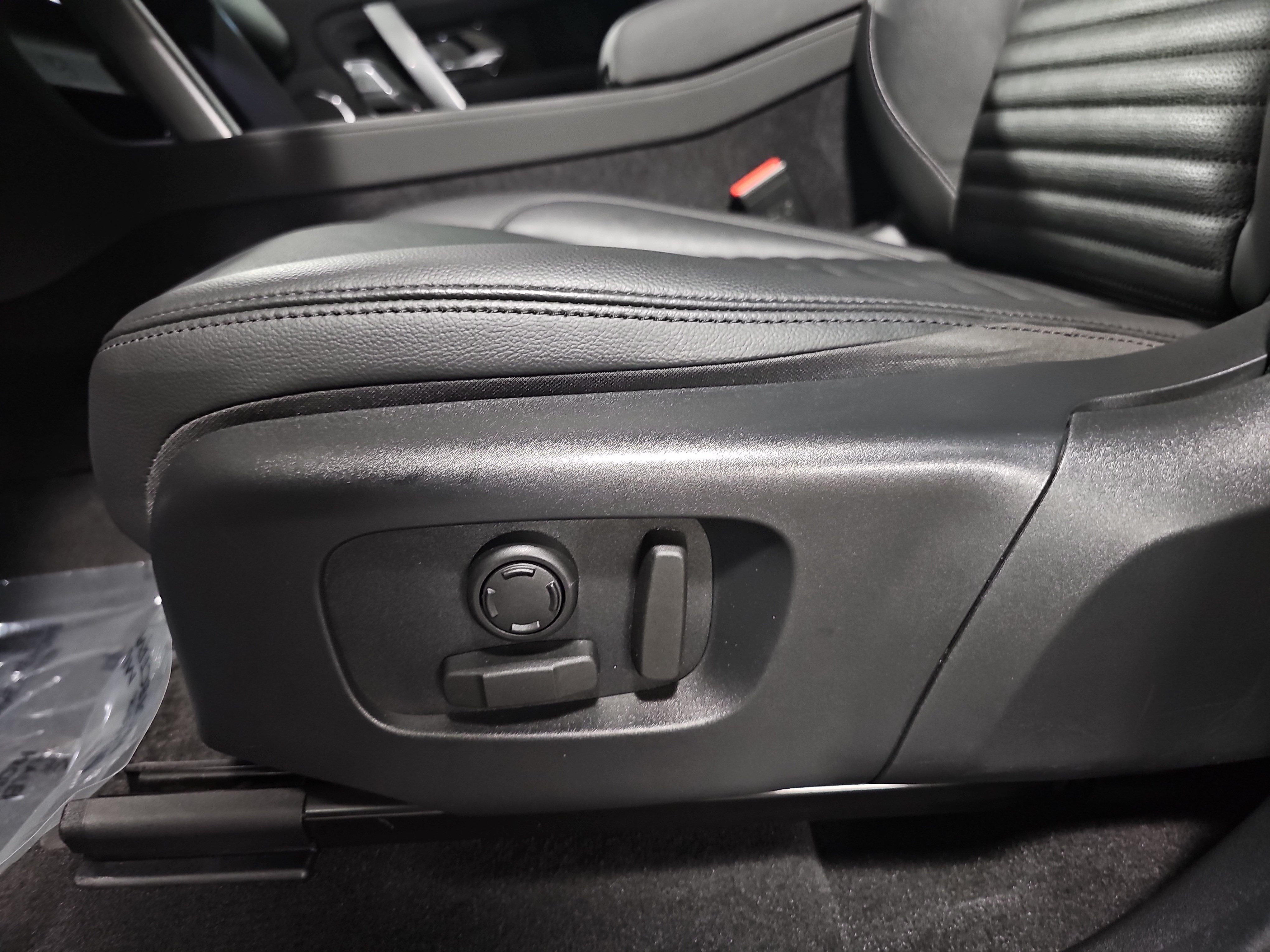 Used 2024 Land Rover Discovery Sport S AWD/4WD image 29
