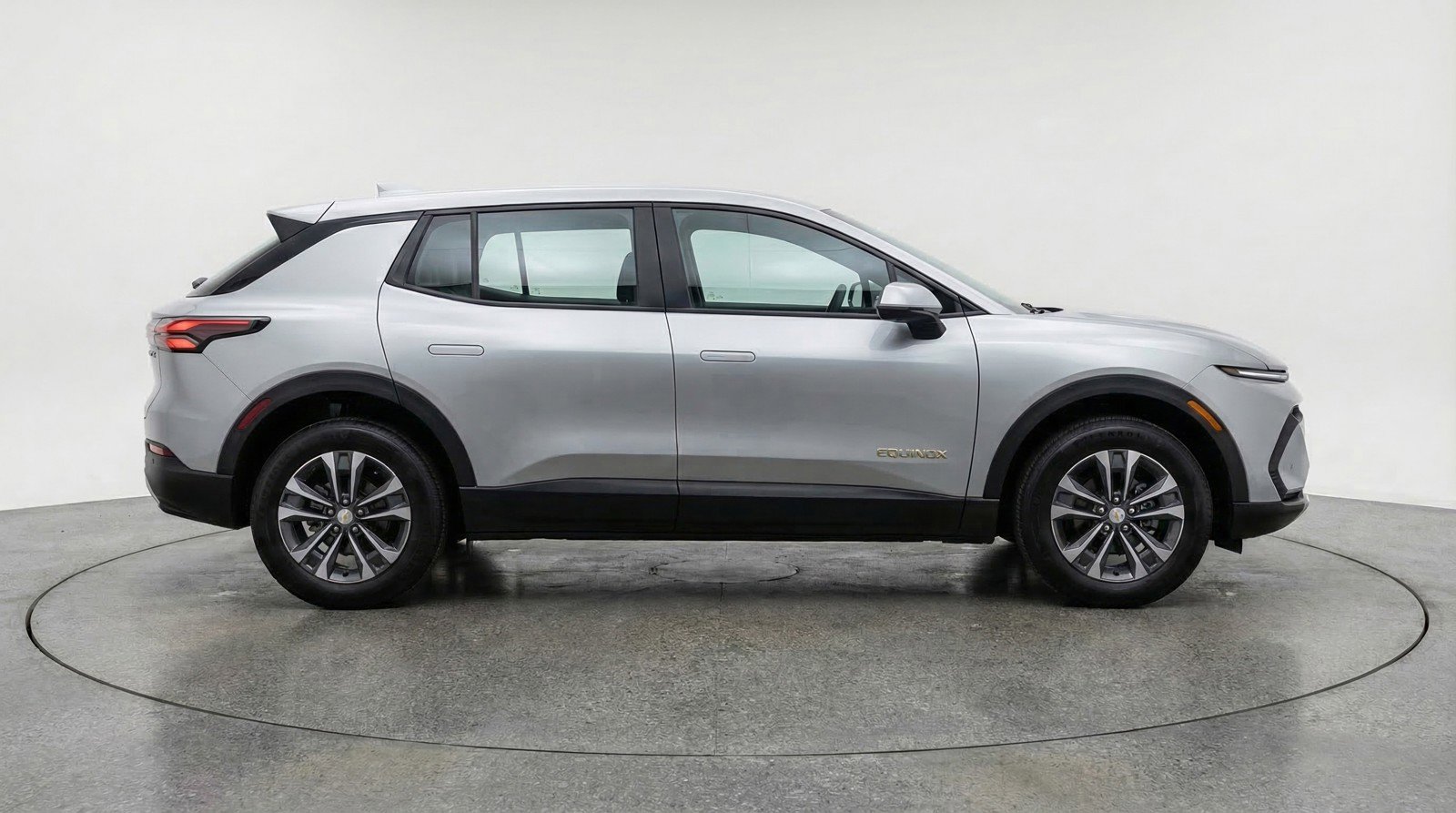 Used 2025 Chevrolet Equinox LT FWD image 11