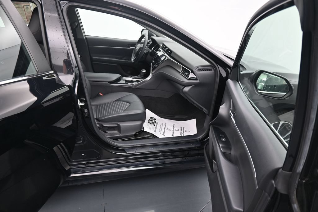 Used 2020 Toyota Camry SE w/ Audio Package FWD image 12