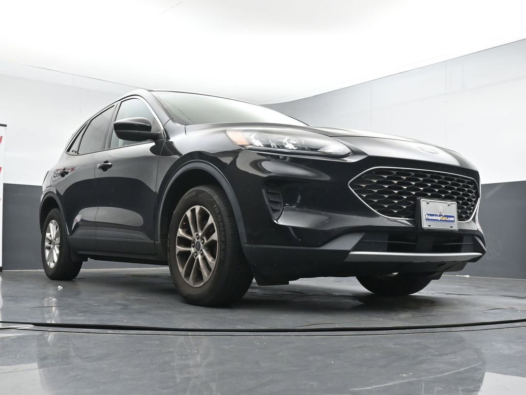 Used 2021 Ford Escape SE image 18