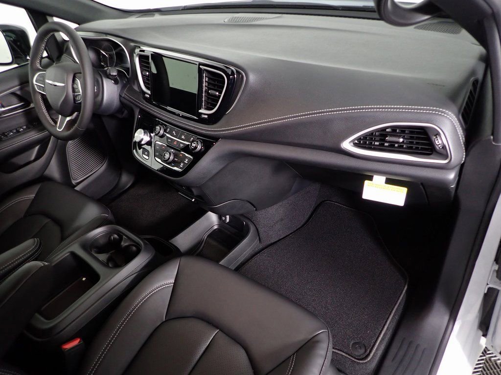 New 2026 Chrysler Pacifica Select FWD image 35