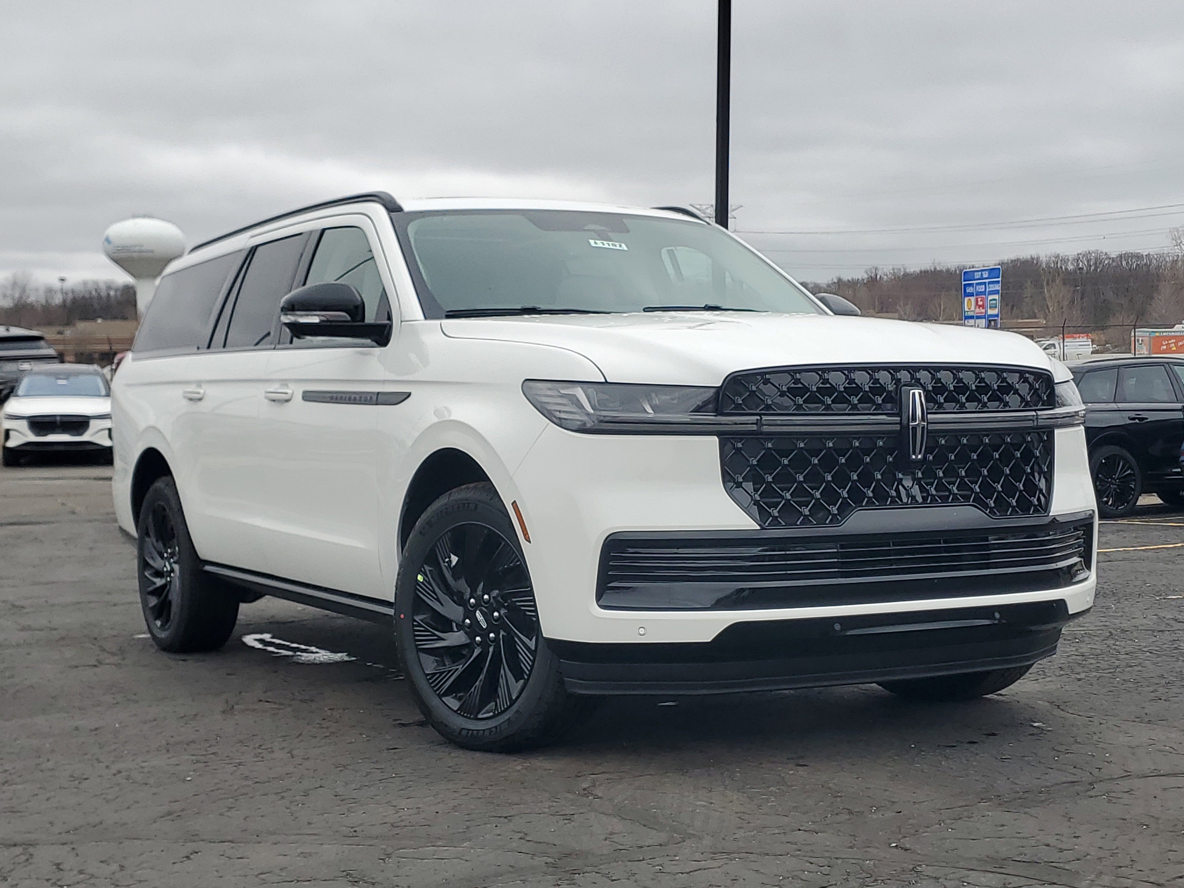 New 2026 Lincoln Navigator L Reserve AWD/4WD image 1