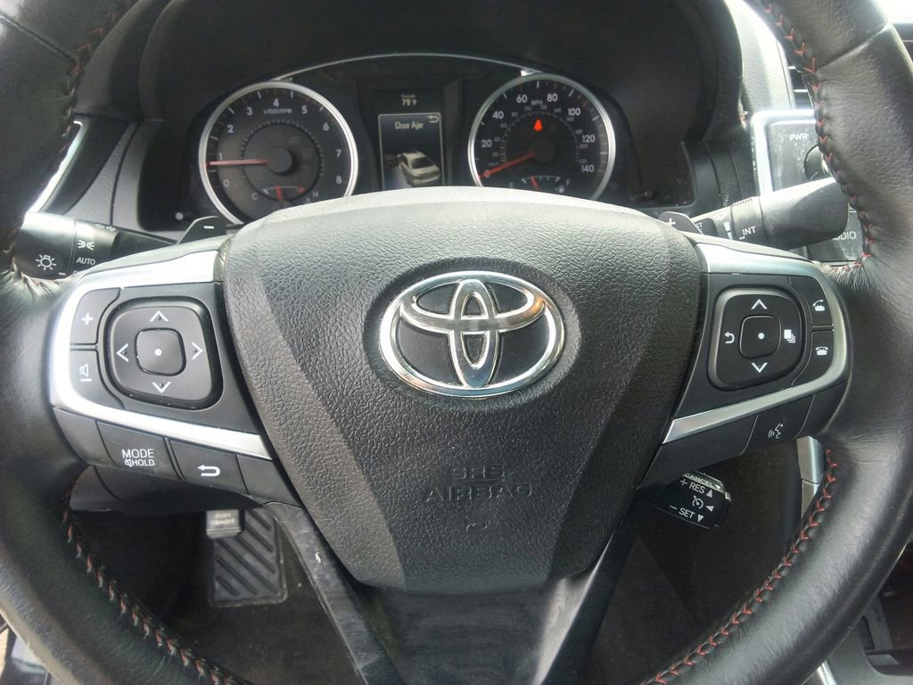 Used 2016 Toyota Camry XSE w/ Moonroof Package FWD image 20