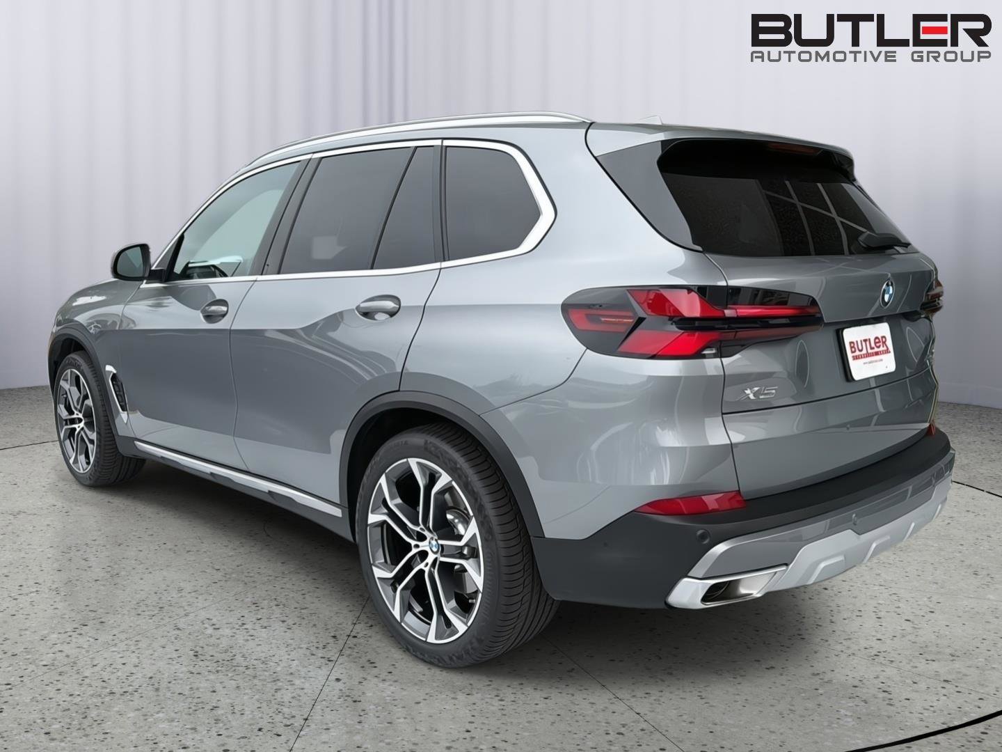 Certified 2024 BMW X5 xDrive40i w/ Premium Package AWD/4WD image 4