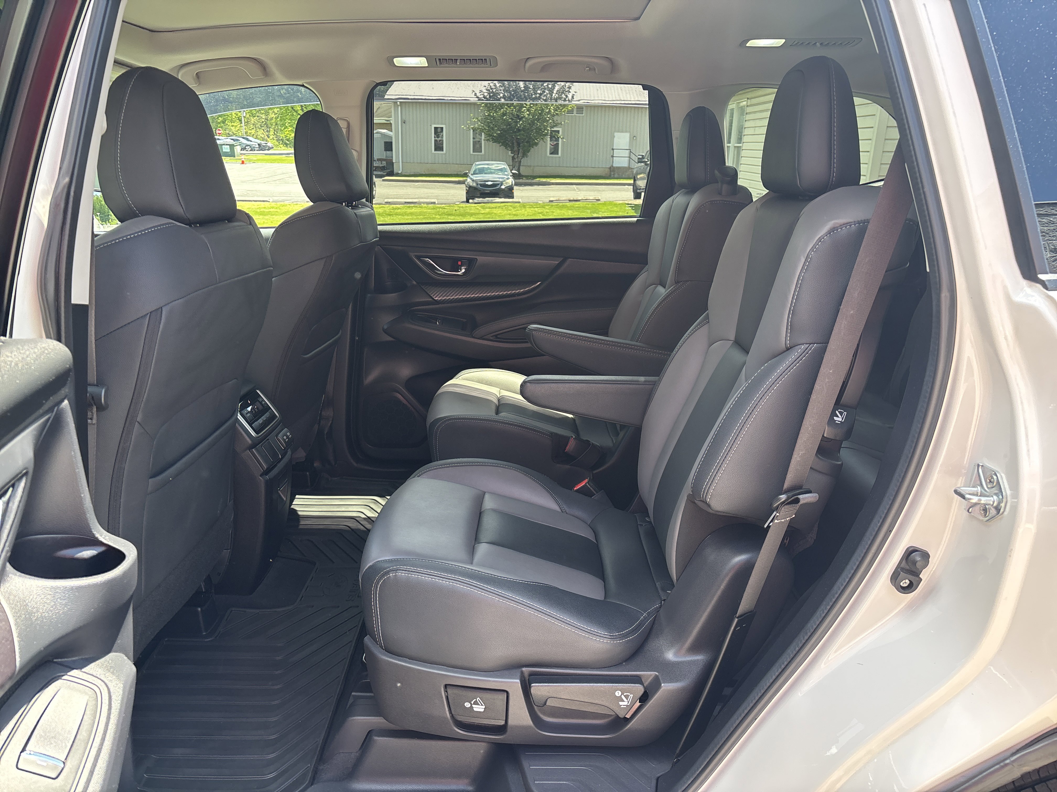 Used 2022 Subaru Ascent Onyx Edition AWD/4WD image 14