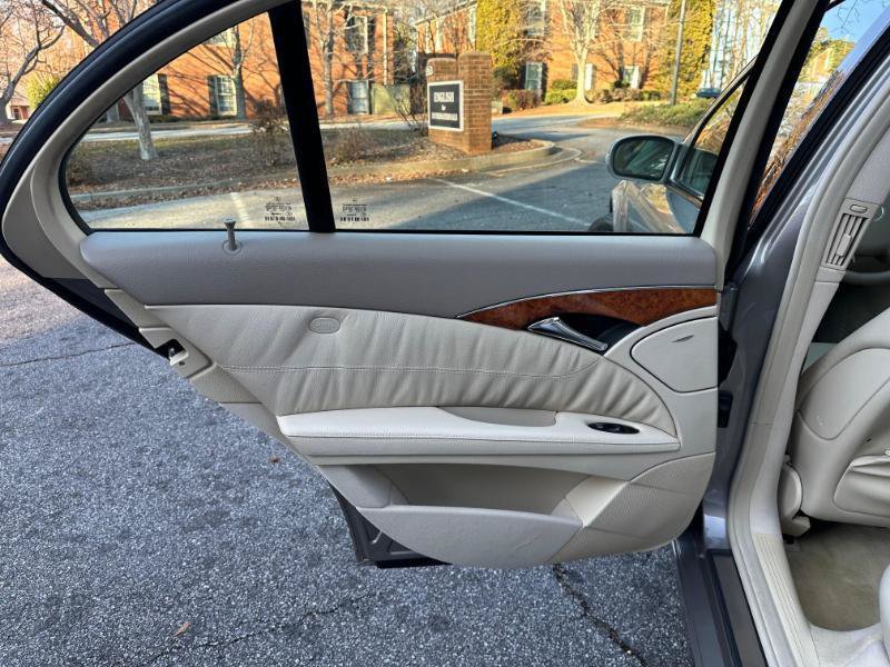 Used 2006 Mercedes-Benz E 500 Sedan image 16