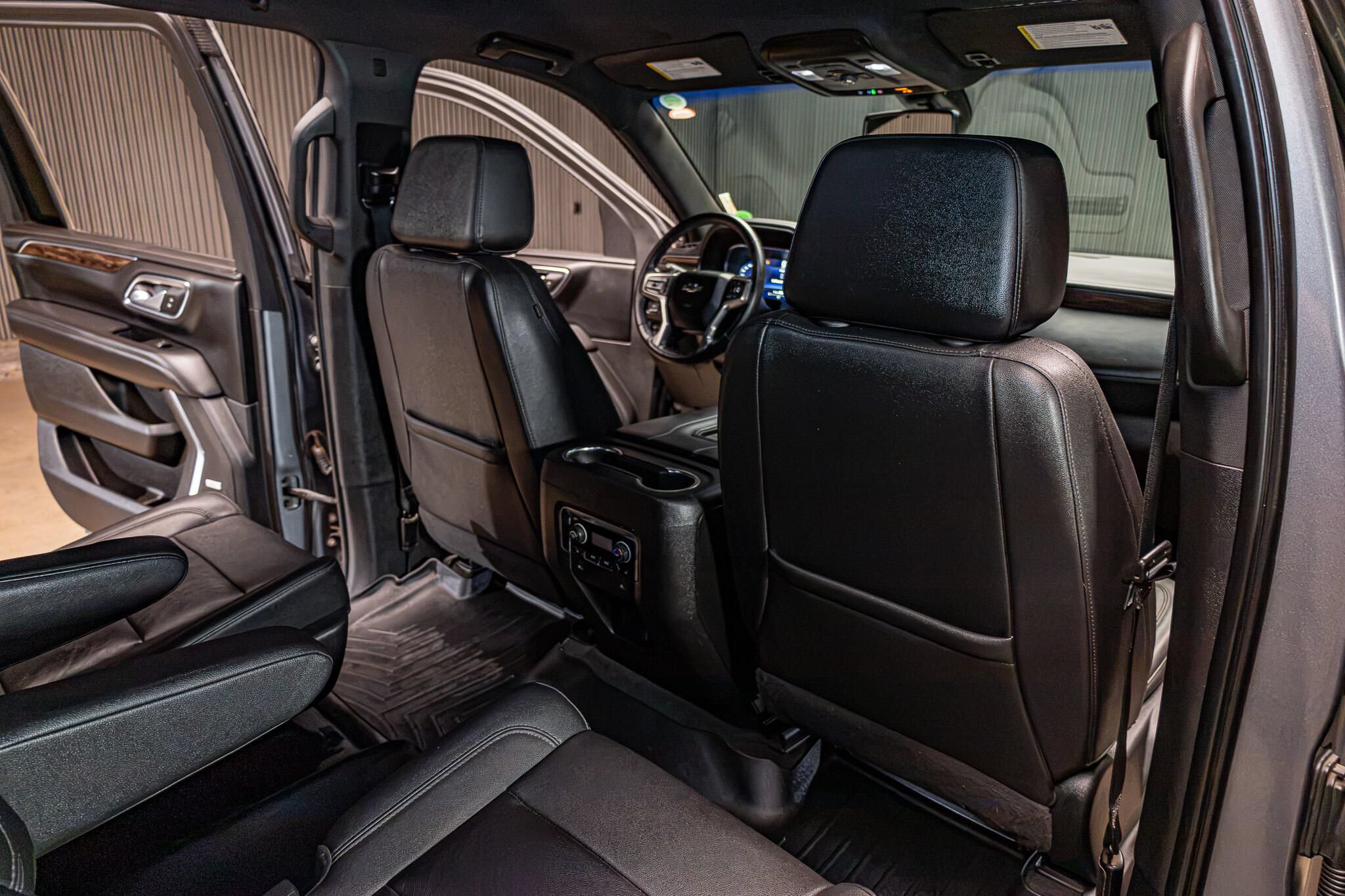 Used 2022 Chevrolet Suburban Z71 w/ Luxury Package AWD/4WD image 26