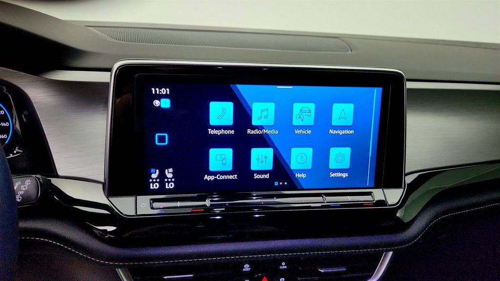 Used 2024 Volkswagen Atlas Cross Sport SE w/ Panoramic Sunroof Package FWD image 19