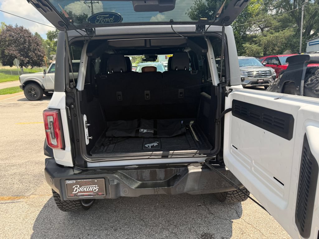 Used 2023 Ford Bronco Outer Banks w/ Sasquatch Package AWD/4WD image 11