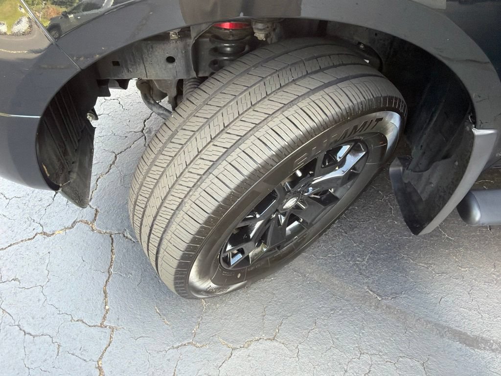 Used 2021 Nissan Frontier SV w/ Midnight Edition Floor Mats AWD/4WD image 19
