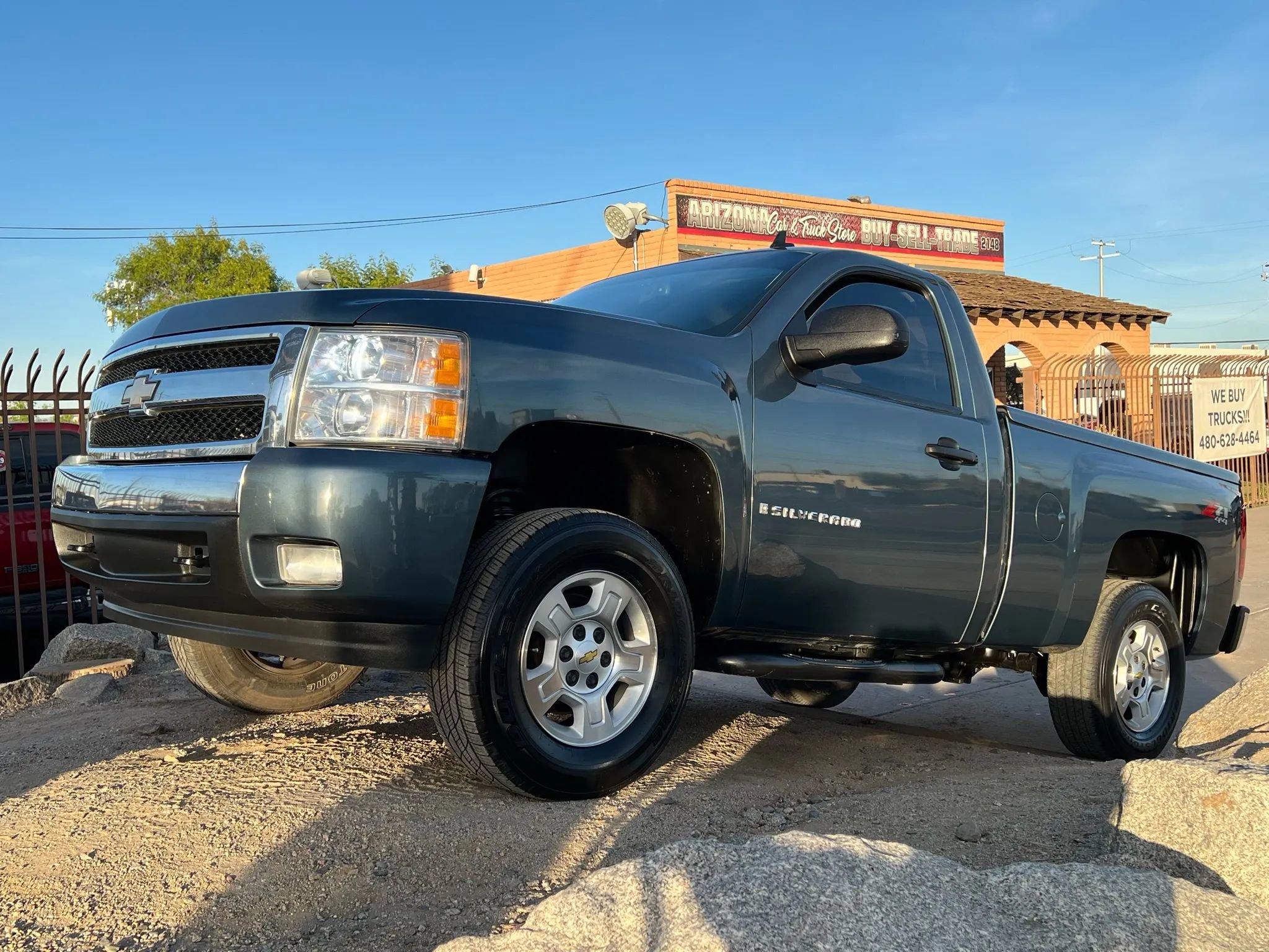 Used 2007 Chevrolet Silverado 1500 LT w/ 1LT Convenience Package image 2