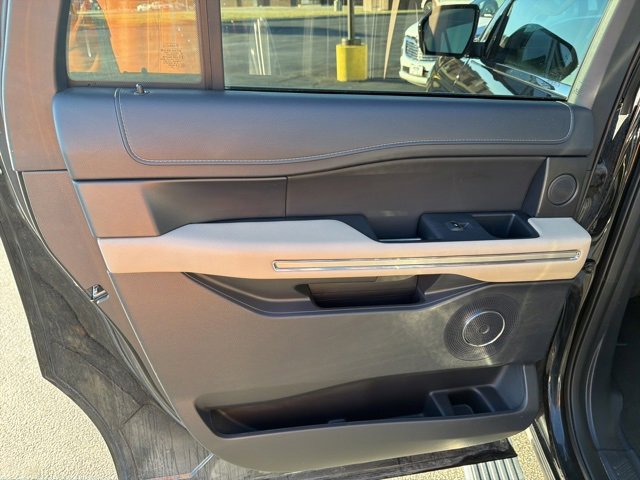 Used 2024 Ford Expedition Max Limited image 32
