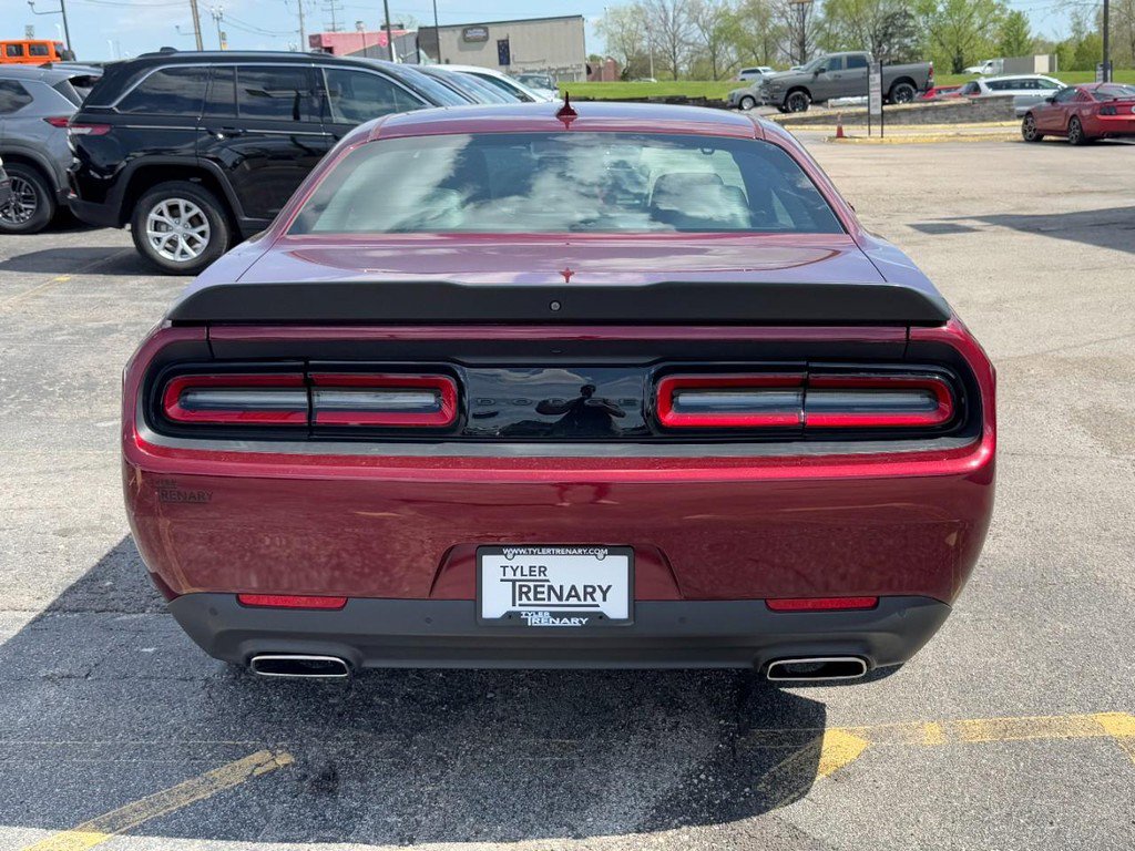 Used 2020 Dodge Challenger SXT w/ Plus Package image 4