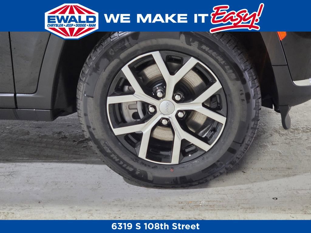 New 2025 Jeep Grand Cherokee L Limited w/ Trailer Tow Package image 13